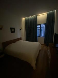 PHUONG HOMESTAY Spacious Apartment near Beach