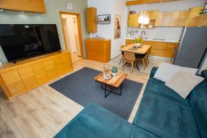 L Apartment