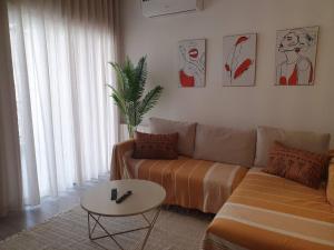 Cozy apartment very close to the beach