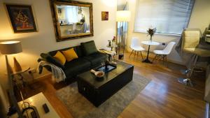 Bright and cozy flat with easy access ofLondon