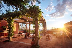 Coyote, 7BR Ocean View Villa, 2 Pools, Zipolite