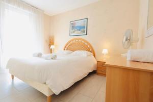 Le Poincaré - Apt 4 prs - clim - 300 m mer