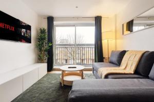 Premium Luxe 1 Bedroom Canary Apartment