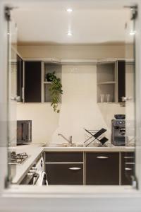 Premium Luxe 1 Bedroom Canary Apartment