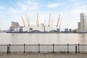 Premium Luxe 1 Bedroom Canary Apartment