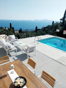 Apartment Zeus with private pool and sea view