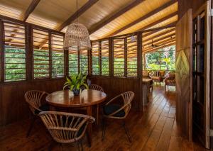 3 bedroom home with Private waterfall in Uvita!