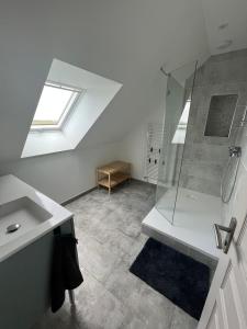 La grange de Binas, grande maison spacieuse avec jardin