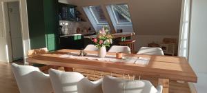 Ferienwohnung Coproyshof - Direkt am See - 3 Schlafzimmer, privater Strand & Feuerstelle