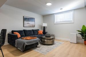 Modern Luxury Basement Suite Minutes From Falls