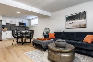 Modern Luxury Basement Suite Minutes From Falls