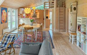 Nice Home In Hornbæk With Wifi