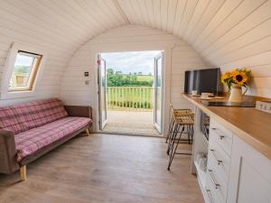 Cwmporthman Farm Cwtch-Uk34700