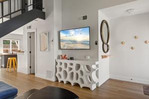 Geometric Loft renovated, hip, pets, poolspa