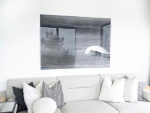 The "Perfect Suite"-top floor only of the house - views for mileskilometers!