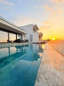 Private and Modern Luxury Villa with Lake View in Sapanca