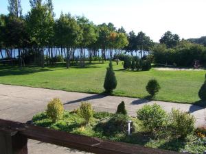 Mobile Home im Ferienpark mit Seezugang