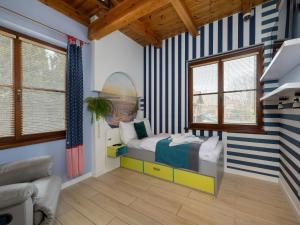 Large, comfortable holiday villa with a garden