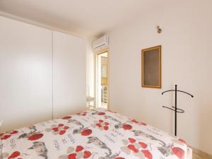 Familiar swimming pool and open, private space img15