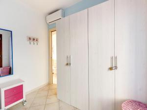 Familiar swimming pool and open, private space img20