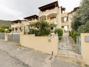 Familiar swimming pool and open, private space