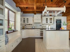 Large, comfortable holiday villa with a garden