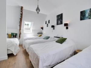 Lovely holiday cottage in Neulliac