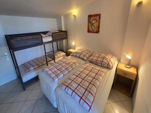 Mobile Home im Ferienpark mit Seezugang