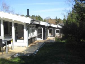 Bright Summer House Only 300 M From The Water