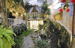 Lâu Đài Nhỏ Đà Lạt - Little Castle Da Lat - Mosaic Garden Suite 242