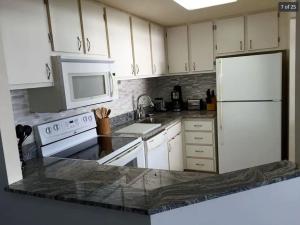 Oceanfront with Private Beach! Hale Mahina Beach Resort A206