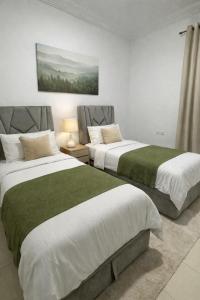 الشقق الزرقاء إطلالات متنوعة