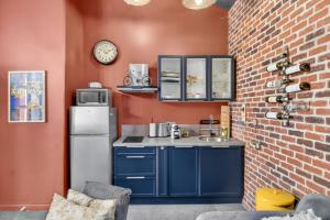 Magnifique Loft industriel, forville, centre de Cannes 