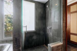 V302 Exclusive Seaview 7BR Infinity Pool Villa
