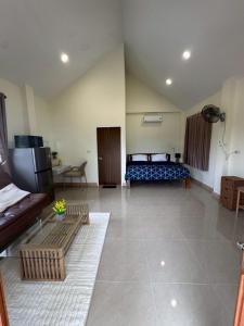 Cozy 1BR Home with terrace in a Quiet & Central Location