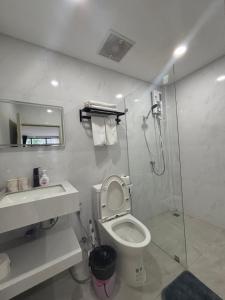 S Hostel sukhumvit48 Near Phrakanong BTS 2001