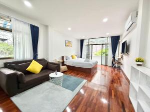 S Hostel sukhumvit48 Near Phrakanong BTS 2001