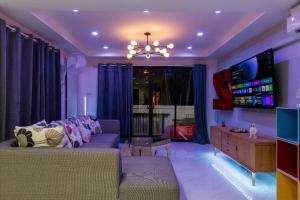 V230 Cozy 3BR Townhouse with Pool Near Chaweng