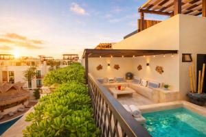 Casa Vibe PH- Private Rooftop - 3 Balcony - Pool