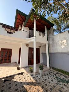 Rolling Hills Retreat