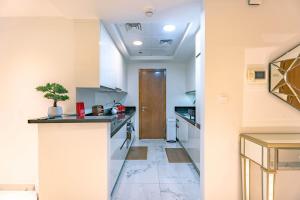 Skyline Escape Amna Tower Dubai
