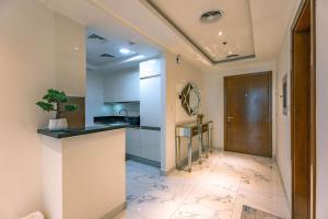 Skyline Escape Amna Tower Dubai