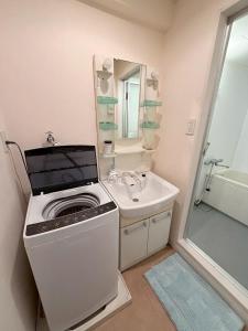 Next to kuromon market three double beds spacious apt