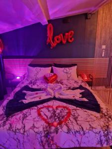 Suite romantique & Jacuzzi à Arles centre historique