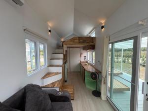 Tiny beach house- Coconut Garden With Free Row Boat