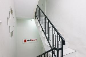 RedDoorz near Seasons City Mall