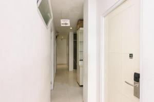 RedDoorz near Seasons City Mall