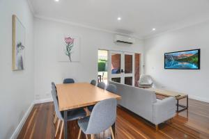 Dubbo 4BR Getaway with Full kitchen, Patio & Grill