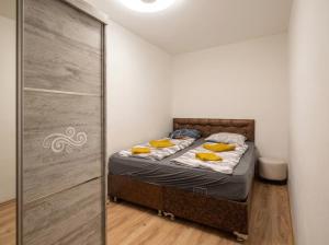 Comfortable 1BR & 1LR Apt Prime location of Vienna