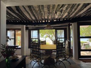 Kasuku Villa, Warandale Cottages